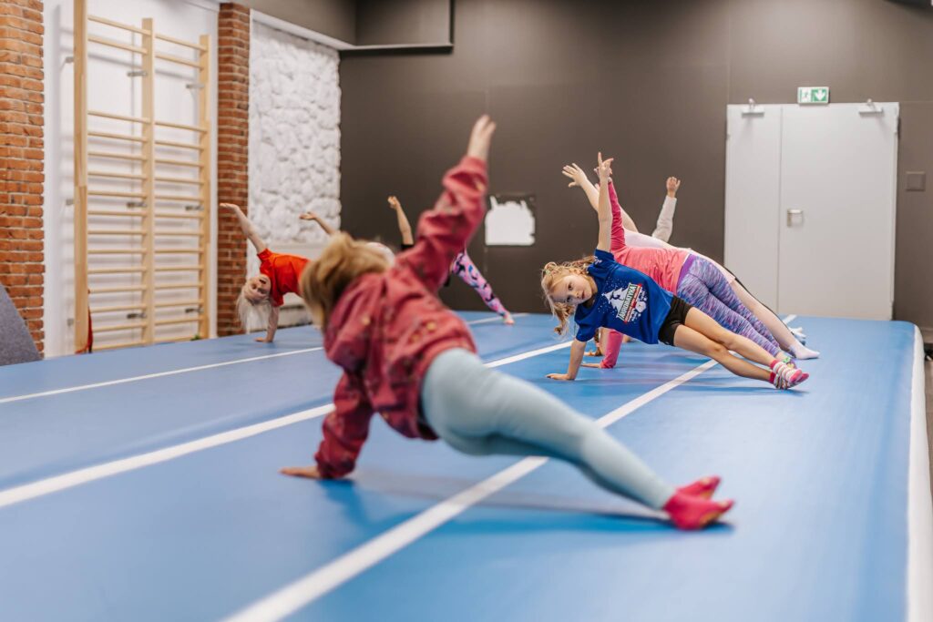 Akrobatyka ElevenDanceAcademy
