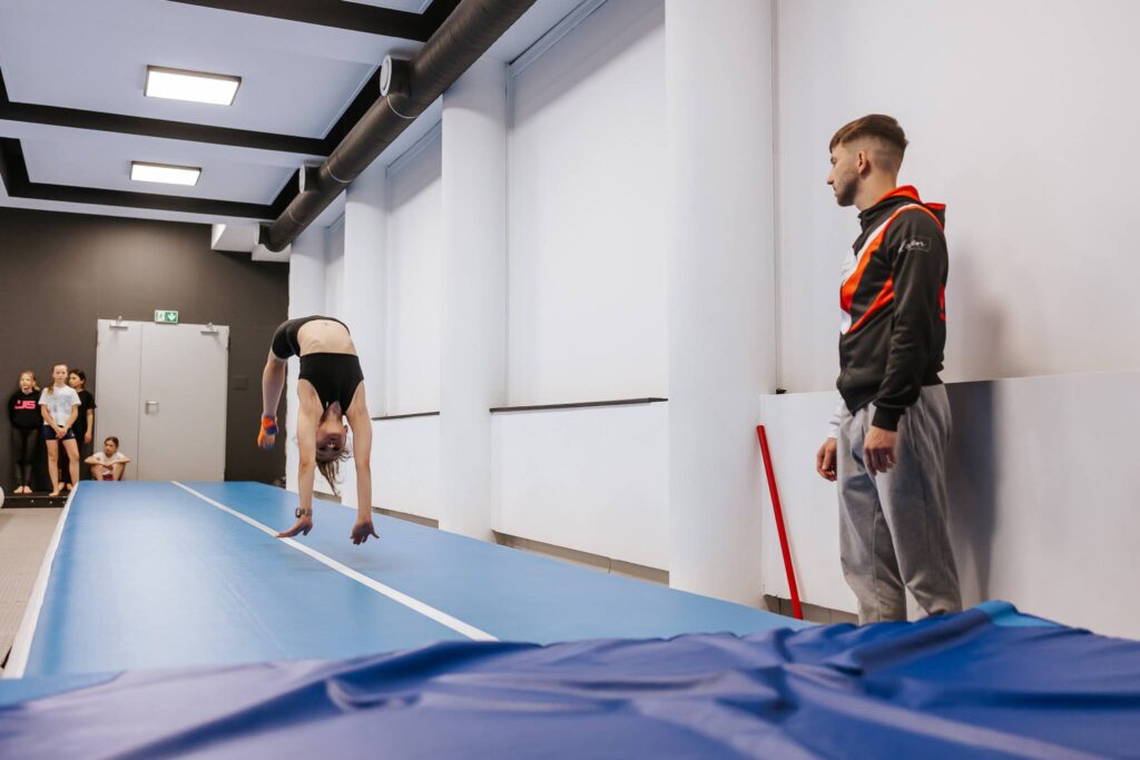 Akrobatyka ElevenDanceAcademy